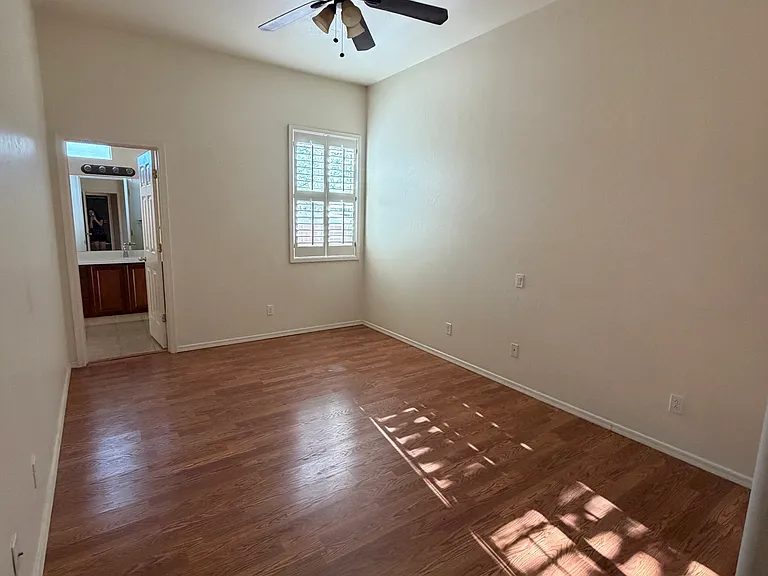 1085 San Tropez Ct — Photo 24