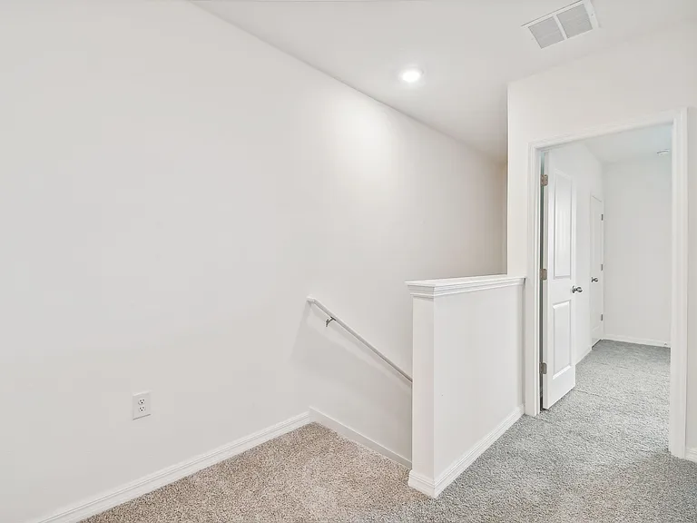 5679 English Oak Ln — Photo 25