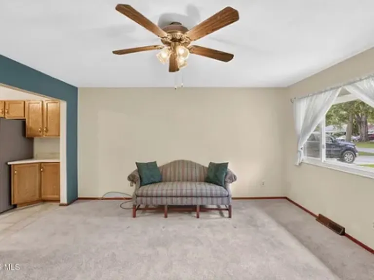 5920 Malden Ave — Photo 4