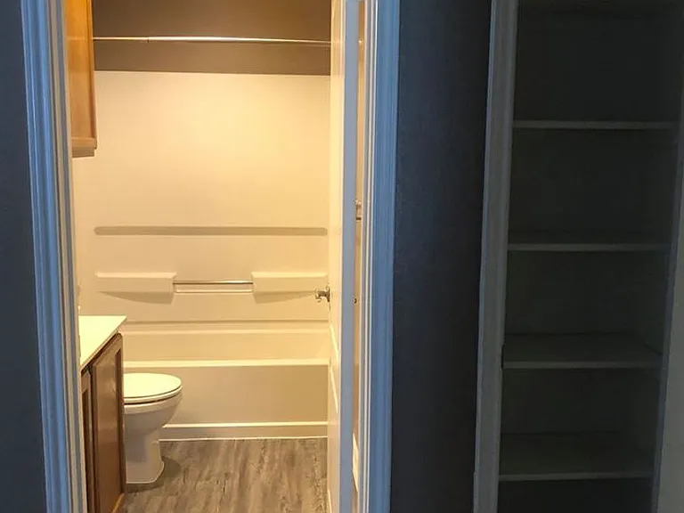 Country View Apartments — Photo 23