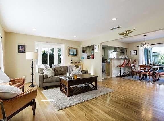 4th image of 2355 Grand Ave