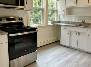352 Thoreau St, Concord, MA 01742