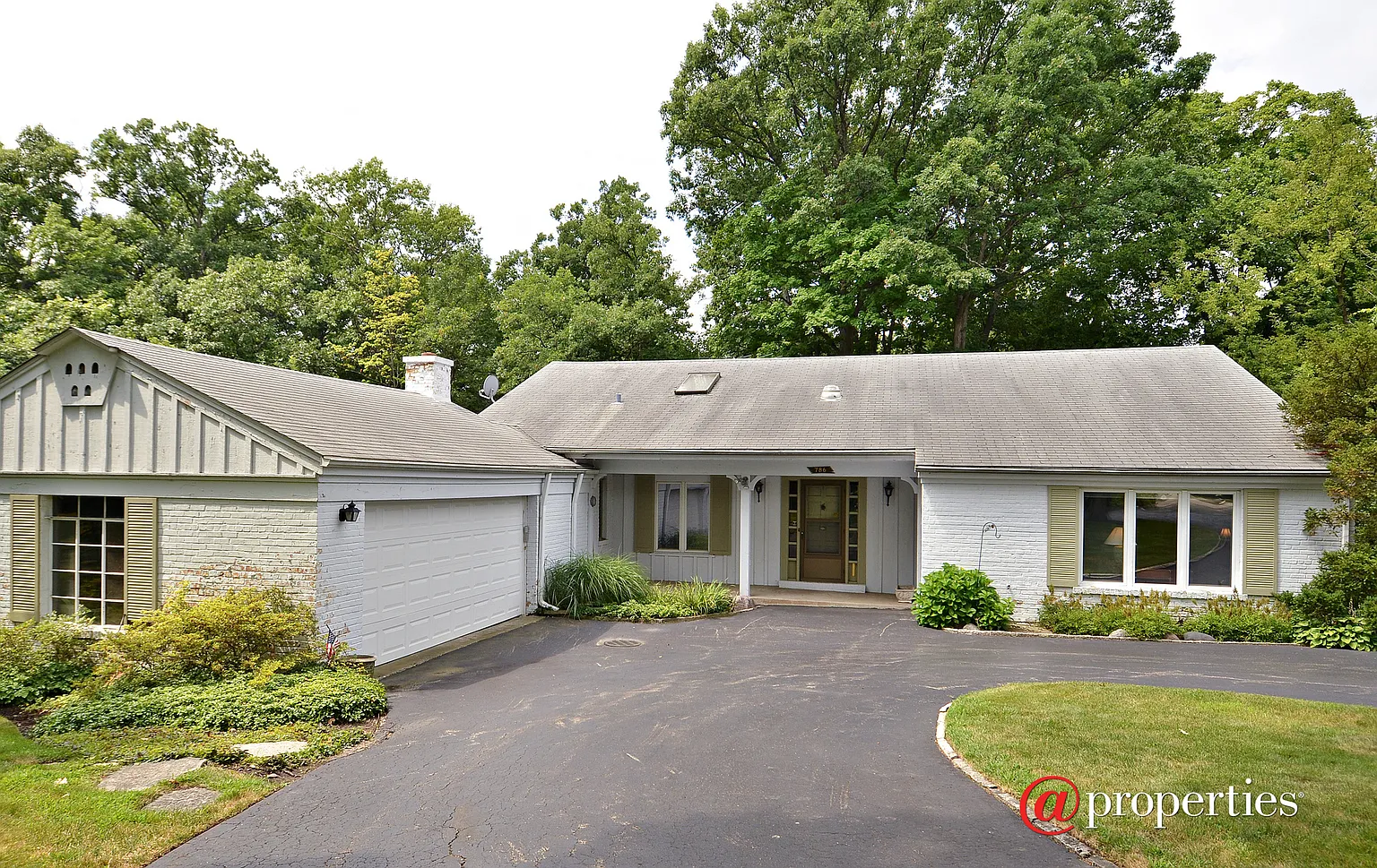 786 Whiteoaks Ln photo 1