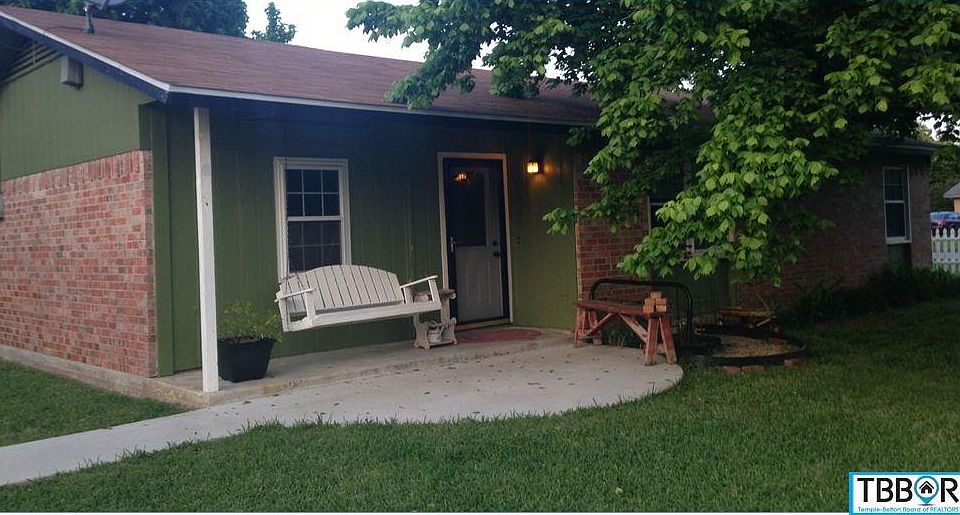 1st image of 702 W Drew St