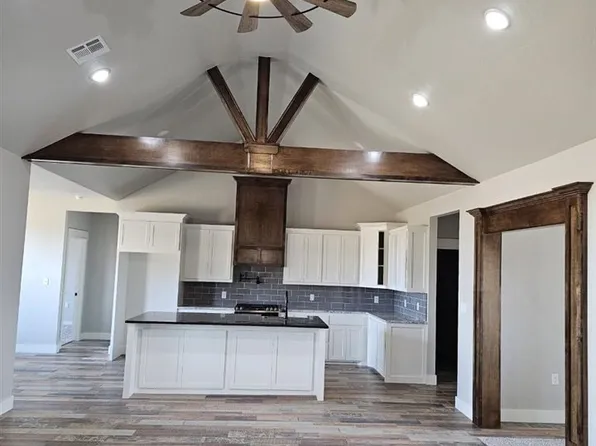 12721 Sierra Ln, Elgin, OK 73538