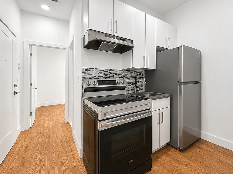 645 Vermont St #3F — Photo 3