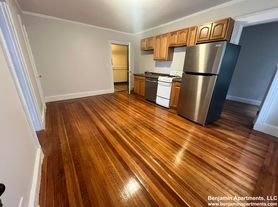 1614 Commonwealth Ave