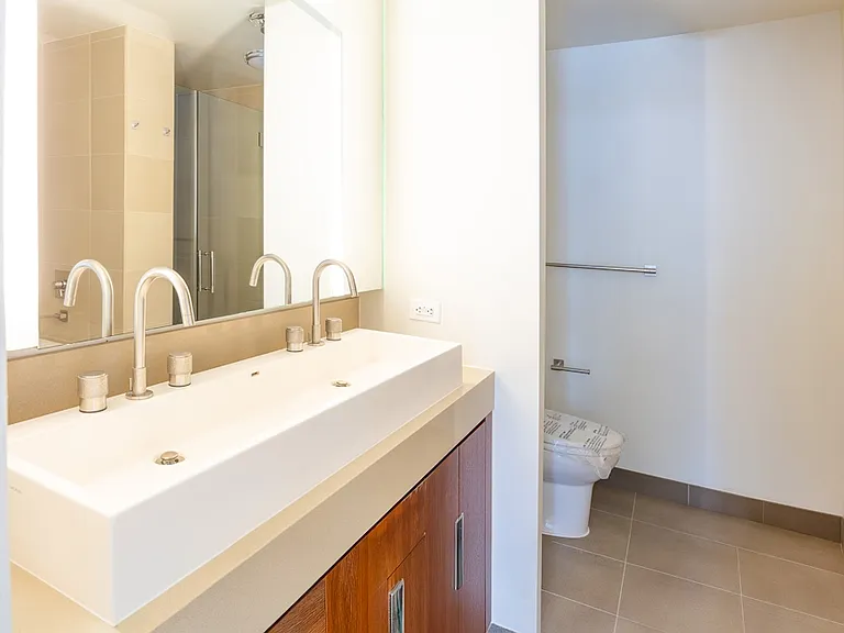 450 W 17th St #427 — Photo 5