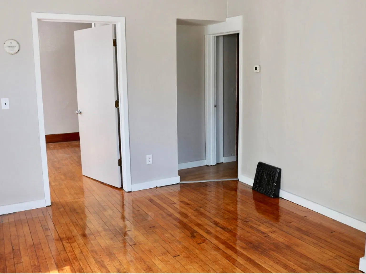 6 bed, 1654 sqft, $2,610 — Photo 3