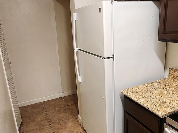 2nd image of 5207 Via Hacienda Cir APT 201