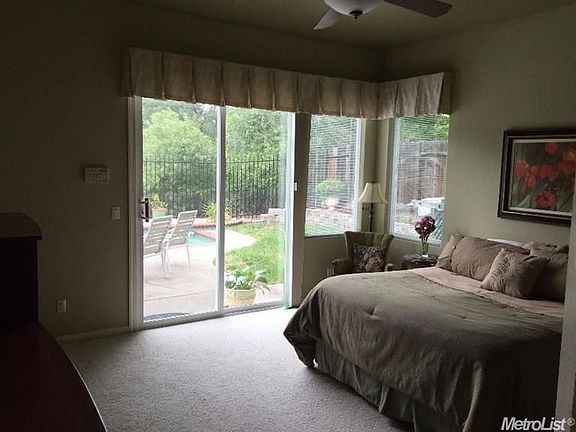 5th image of 985 Palmer Cir