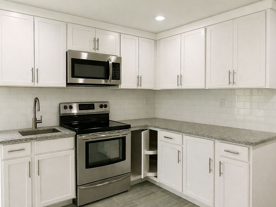 1st image of 2542 Cromwell St #A