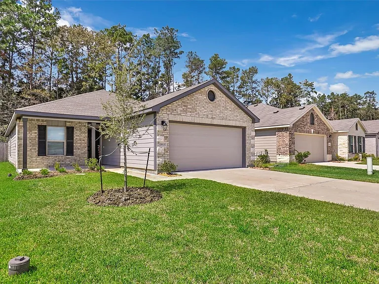 10031 Spring Creek Rd — Photo 3