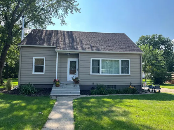 111 3rd Ave SE, Saint Joseph, MN 56374