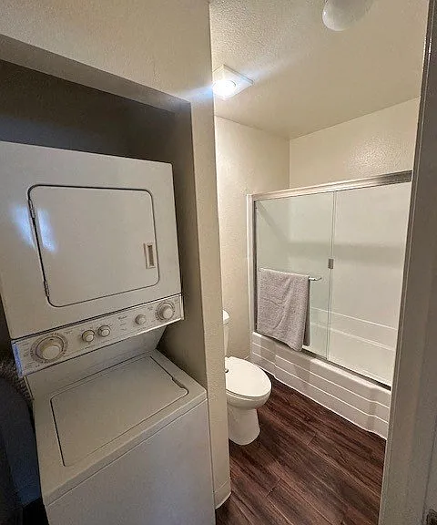 Versailles on the Lake Apartments — Photo 128