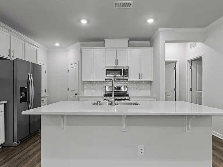 5860 Woodlawn Dr — Photo 12