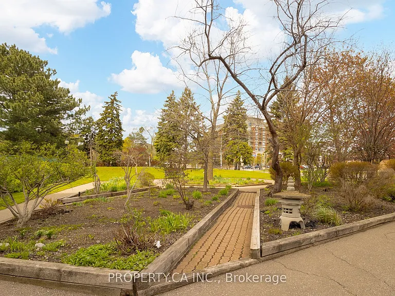966 Inverhouse Dr #109 — Photo 40