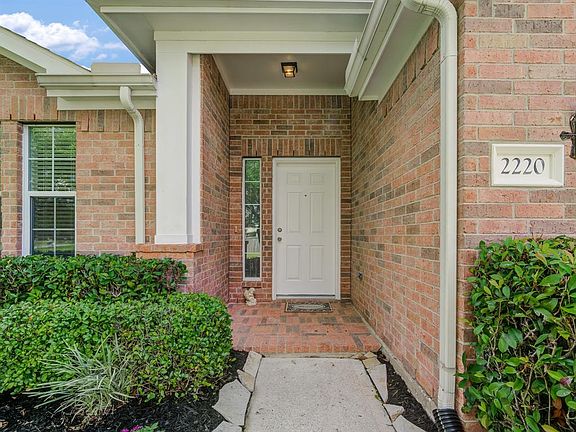 3rd image of 2220 Mangrove Bend Dr