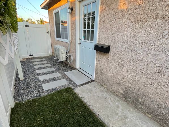 281 E Edna Pl