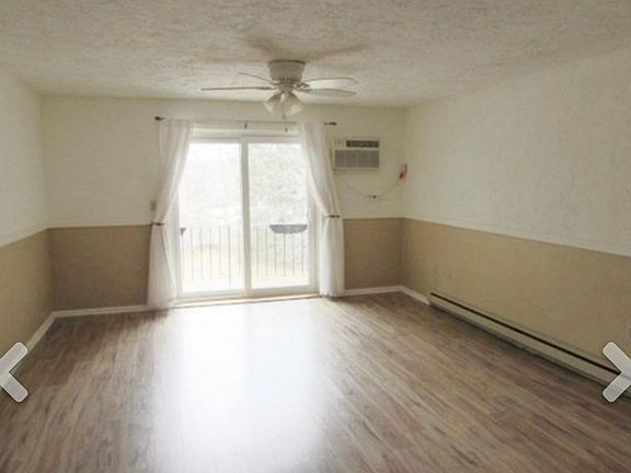 3rd image of 8 Longmeadow Dr APT 36