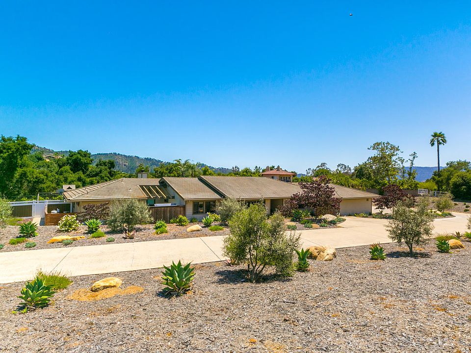 1st image of 10999 Encino Dr