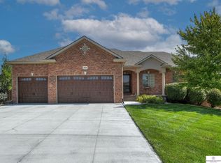 19314 Spaulding Cir, Elkhorn, NE 68022