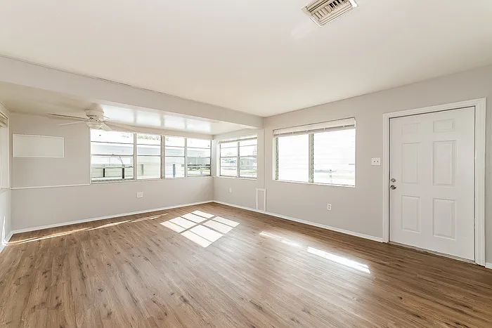 8522 Dorothy Ave — Photo 10