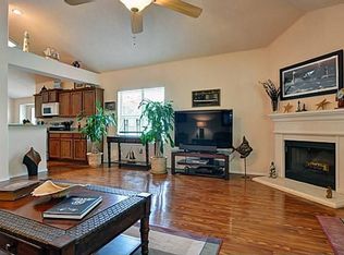 752 Oriole Dr, Saginaw, TX 76131