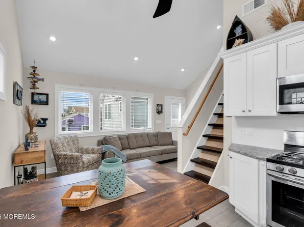 105 W Bayberry Way, Lavallette, NJ 08735