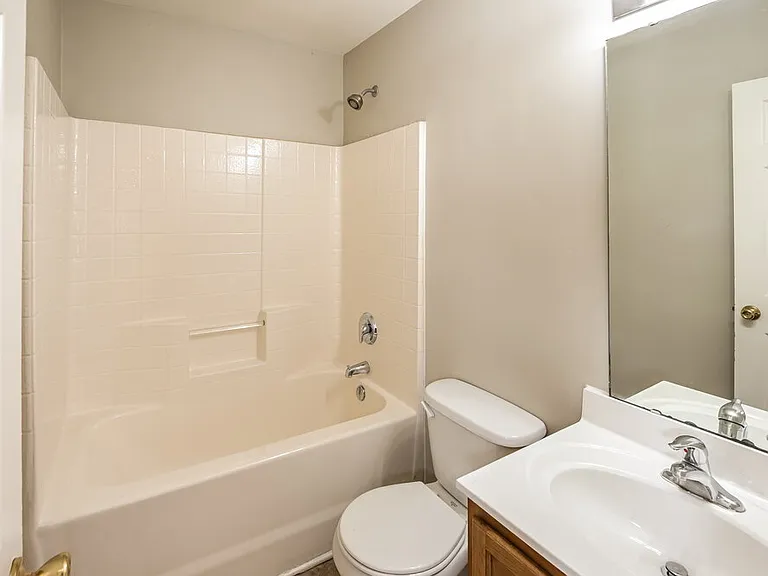 8819 Twisted Pine Dr — Photo 13