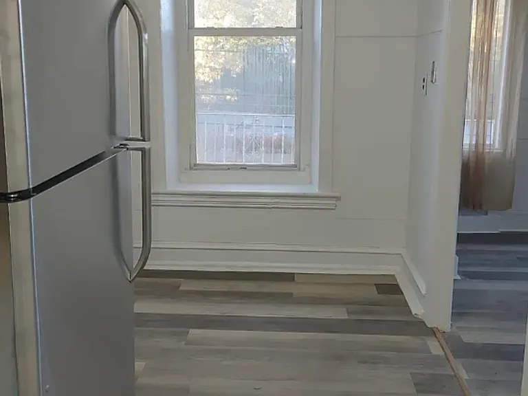 3908 W Girard Ave — Photo 6