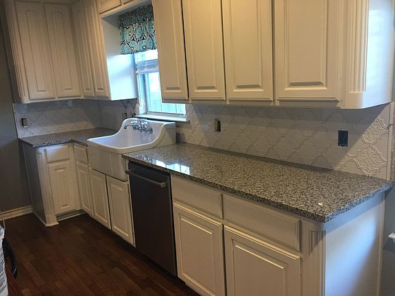 3rd image of 225 Lucas Dr