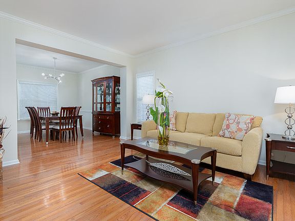 5th image of 6709 Somerknoll Dr