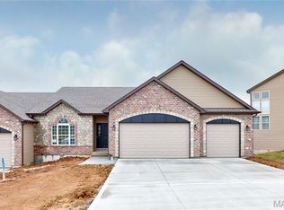 112 Canyon Creek Cir, Moscow Mills, MO 63362