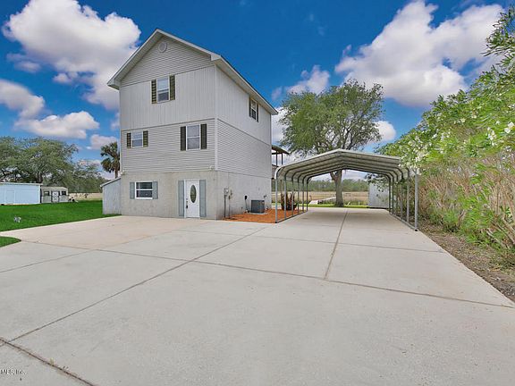 3rd image of 548 Lakeshore Dr