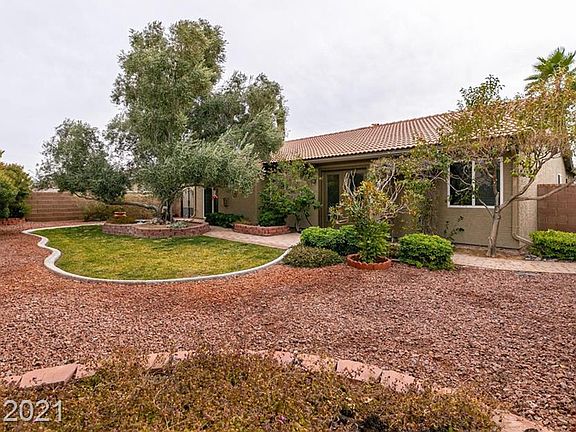 3rd image of 8212 Spanish Meadows Ave