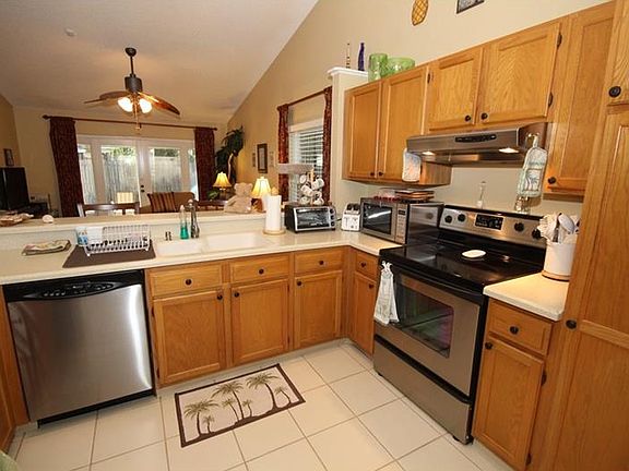 5th image of 822 E Charing Cross Cir
