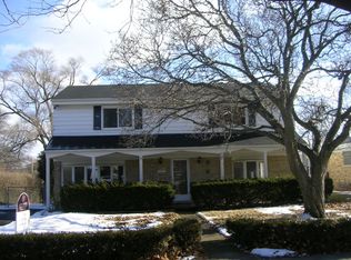 607 S Elmhurst Rd, Mount Prospect, IL 60056