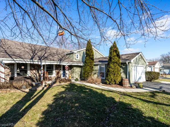 628 Independence Ave, Westmont, IL 60559