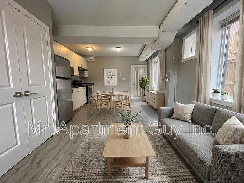 827 Main St E #202