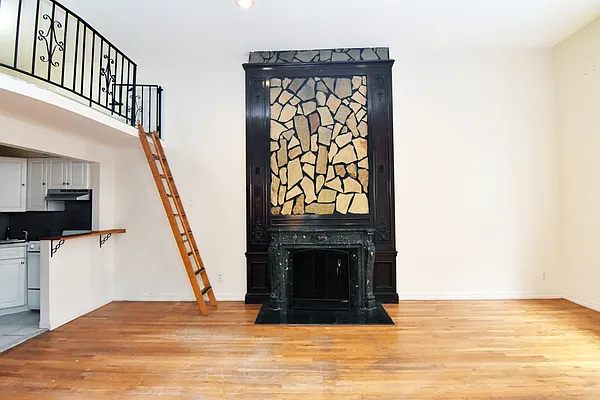 Rented by Bohemia Realty Group | media 27