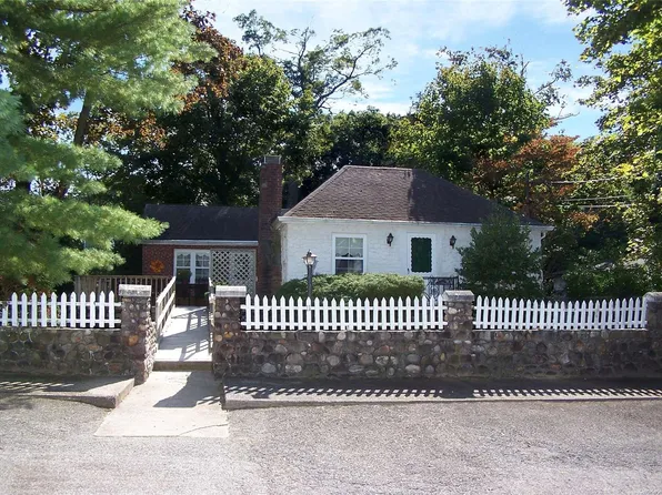 11 Valkyr Road, Rocky Point, NY 11778