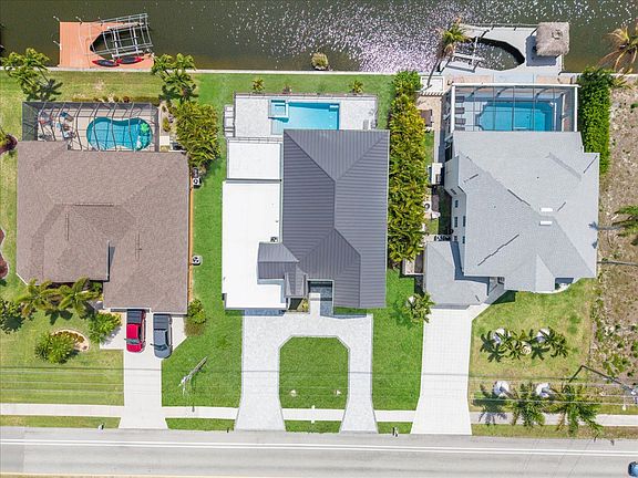 4th image of 2636 Surfside Blvd