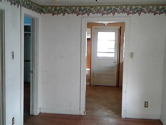 4th image of 1334 Orchard Ave