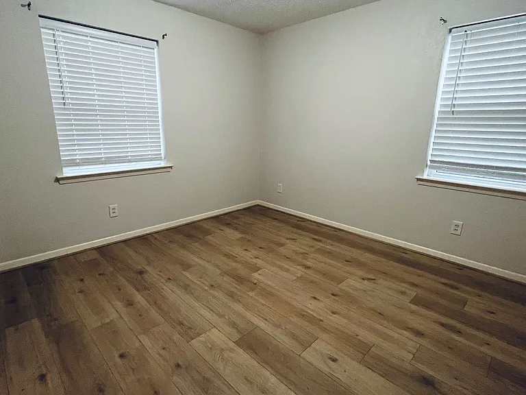 9104 Woodshore Dr — Photo 12