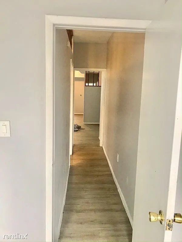 2 bed, $1,900 — Photo 3