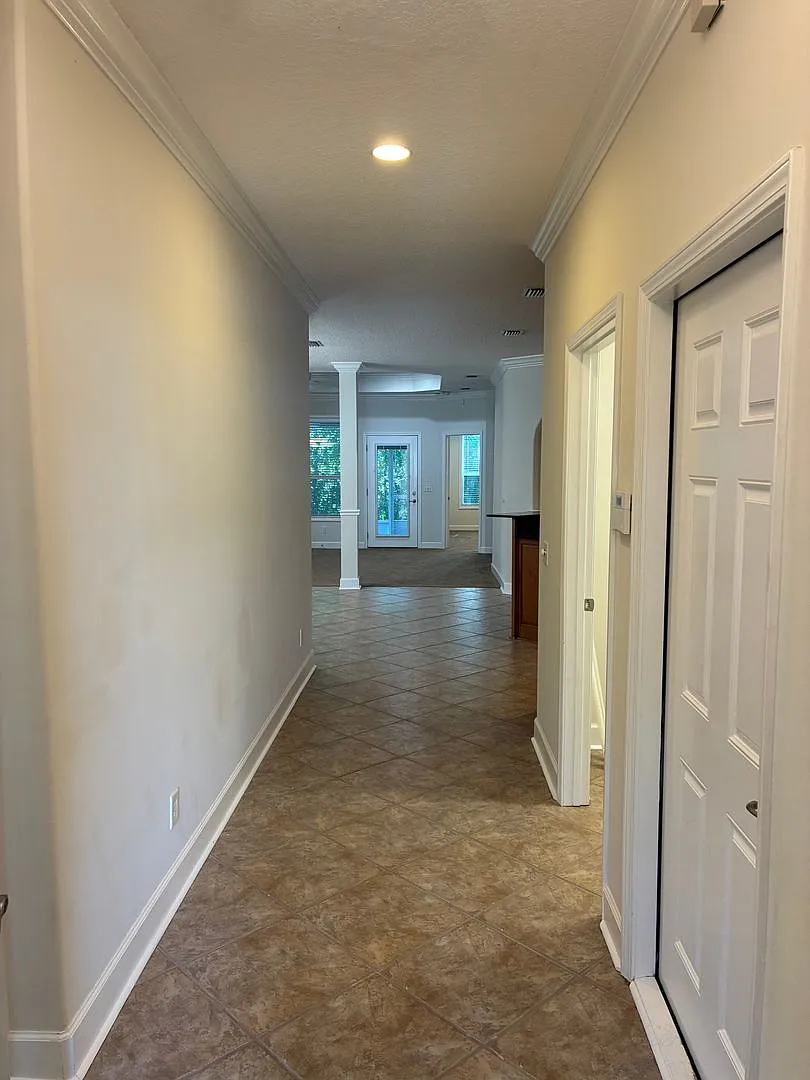 541 Eagle Blvd — Photo 3