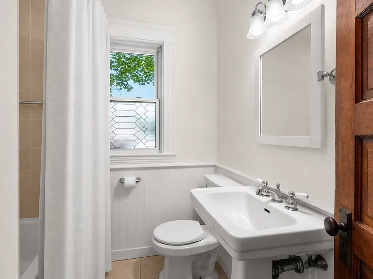 14 Forest Ave #2 — Photo 8