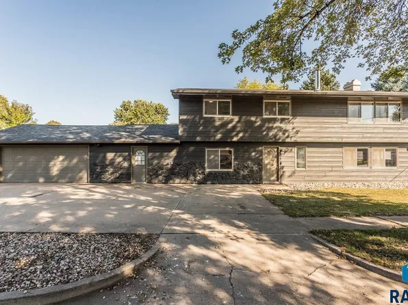 4412 E 20th St, Sioux Falls, SD 57103