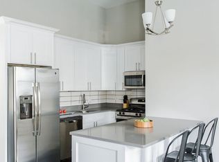 1336 W Ohio St APT 1F, Chicago, IL 60642